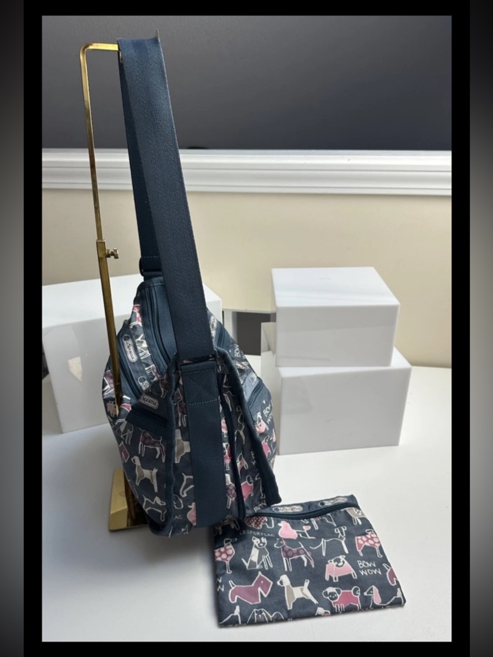LeSportsac Deluxe Everyday Bag Expandable Fun Dog Print Bow Wow Bag Crossbody - Picture 7 of 11